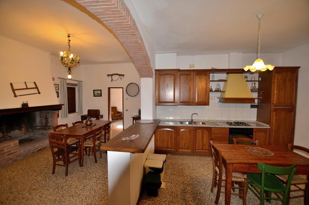 Agriturismo Poggio Ai Grilli Gambassi Terme Rom bilde